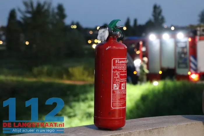 Kleine buitenbrand op fietsbrug bij Midden-Brabantweg in Waalwijk 4 Kleine buitenbrand op fietsbrug bij Midden-Brabantweg in Waalwijk 112 De Langstraat