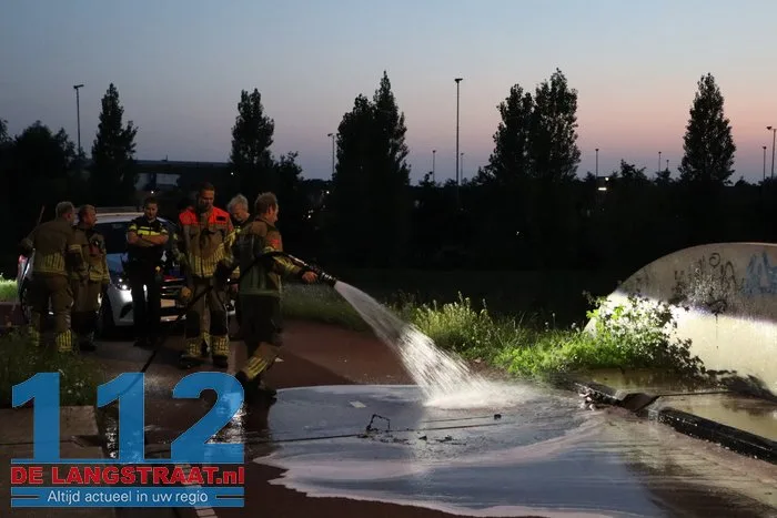 Kleine buitenbrand op fietsbrug bij Midden-Brabantweg in Waalwijk 10 Kleine buitenbrand op fietsbrug bij Midden-Brabantweg in Waalwijk 112 De Langstraat