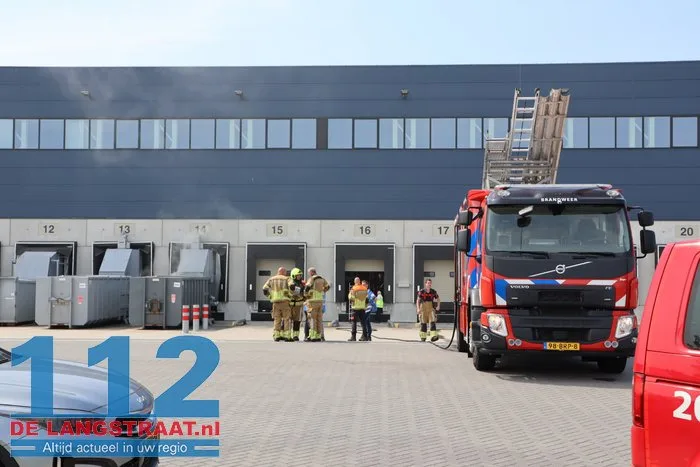 Brand in papiercontainer bij bedrijf aan De Kroonweg in Waalwijk 112 De Langstraat