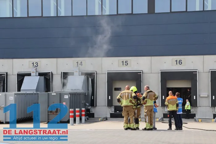 Brand in papiercontainer bij bedrijf aan De Kroonweg in Waalwijk 112 De Langstraat