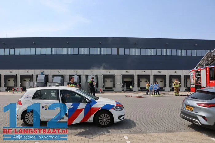 Brand in papiercontainer bij bedrijf aan De Kroonweg in Waalwijk 112 De Langstraat
