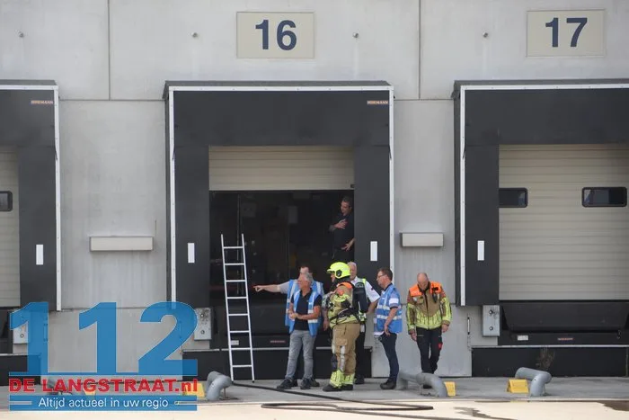 Brand in papiercontainer bij bedrijf aan De Kroonweg in Waalwijk 112 De Langstraat