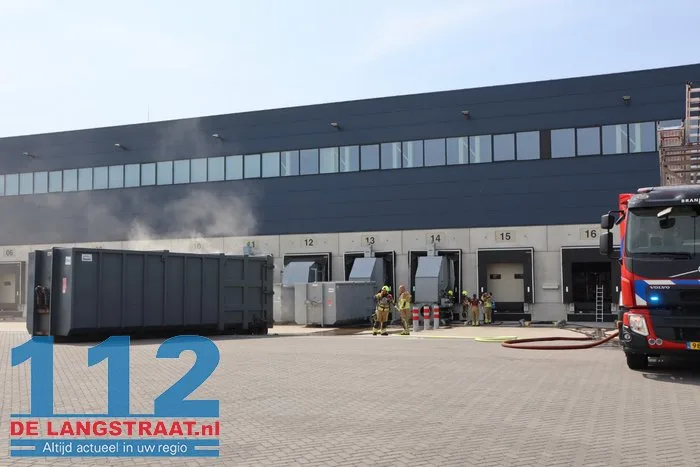 Brand in papiercontainer bij bedrijf aan De Kroonweg in Waalwijk 112 De Langstraat