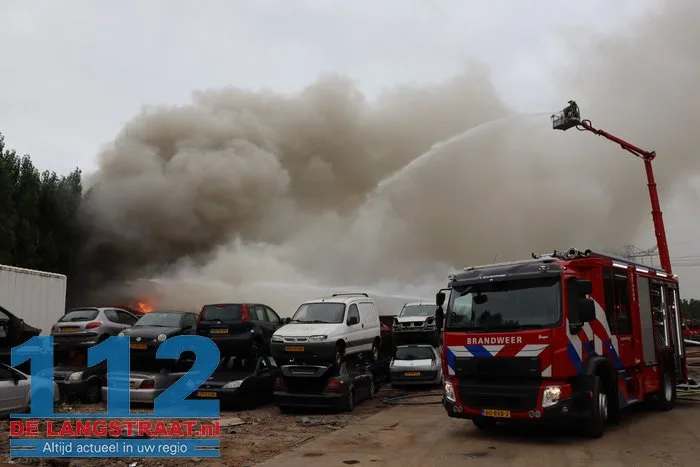 Grote brand bij autosloper Watertorenstraat Dongen 112 De Langstraat