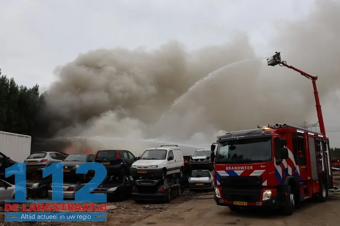 Grote brand bij autosloper Watertorenstraat Dongen 112 De Langstraat