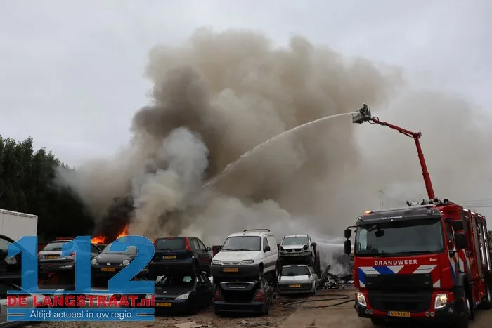 Grote brand bij autosloper Watertorenstraat Dongen 112 De Langstraat