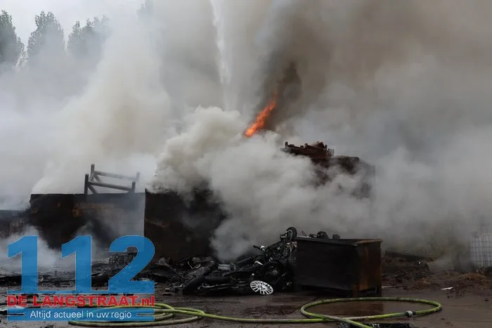 Grote brand bij autosloper Watertorenstraat Dongen 112 De Langstraat