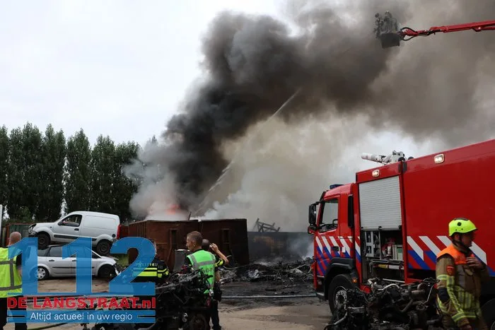Grote brand bij autosloper Watertorenstraat Dongen 112 De Langstraat
