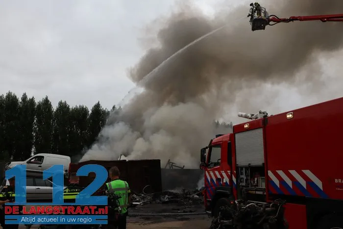 Grote brand bij autosloper Watertorenstraat Dongen 112 De Langstraat