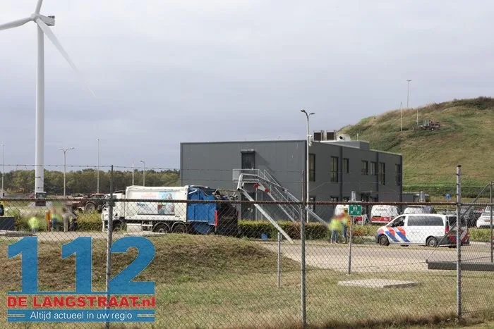 Vuilniswagen rijdt hoogtebegrenzer omver in Tilburg 112 De Langstraat