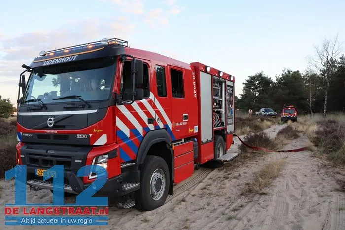 Brandweer bestrijdt bosbrand in bossen tussen Kaatsheuvel en Udenhout 4 Brandweer bestrijdt bosbrand in bossen tussen Kaatsheuvel en Udenhout 112 De Langstraat