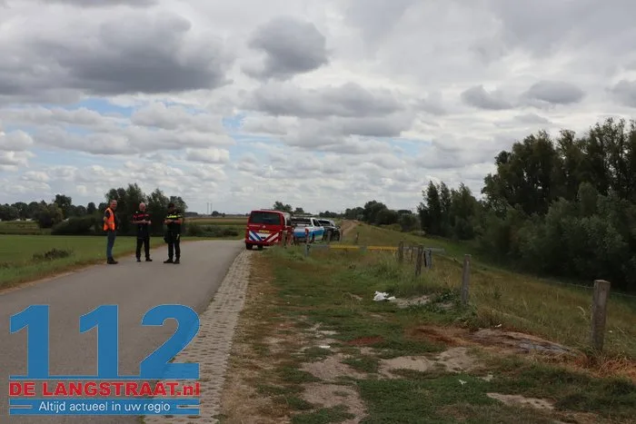 Vermoedelijke lozing drugsafval aan de Zuiderkanaalweg in Sprang-Capelle 6 Vermoedelijke lozing drugsafval aan de Zuiderkanaalweg in Sprang-Capelle 112 De Langstraat