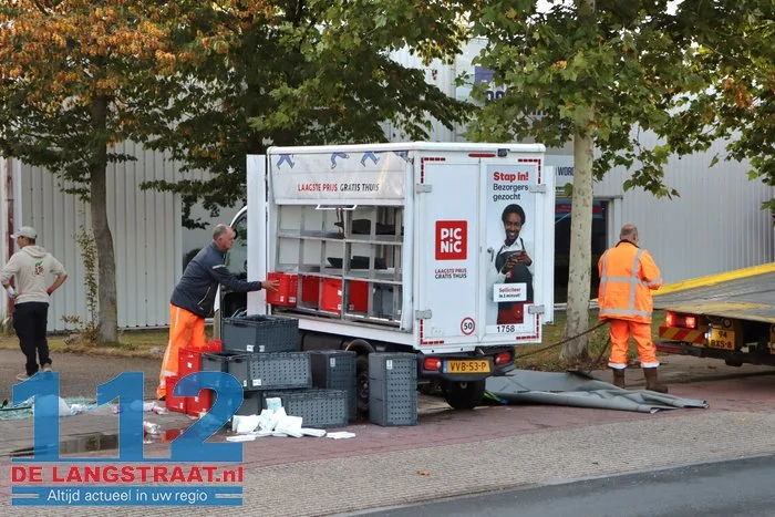 Picnic wagentje op zijn kant Kaatsheuvel 3 Picnic wagentje op zijn kant Kaatsheuvel 112 De Langstraat