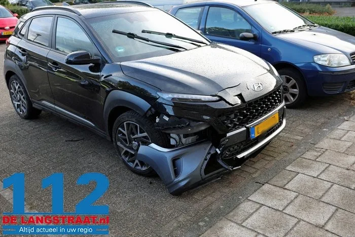 Bestuurder rijdt stroomkast omver en gaat ervandoor in Waalwijk 112 De Langstraat