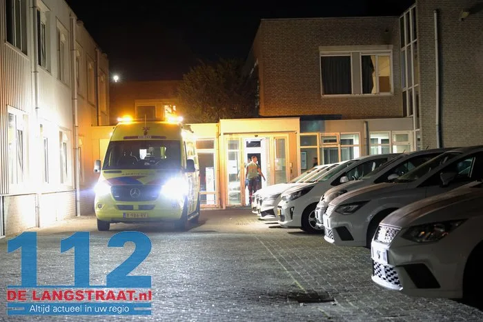 Man zwaargewond na mogelijk steekincident in Waalwijk, politie start onderzoek 112 De Langstraat