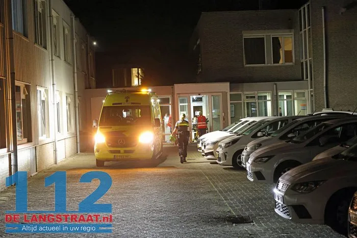 Man zwaargewond na mogelijk steekincident in Waalwijk, politie start onderzoek 112 De Langstraat
