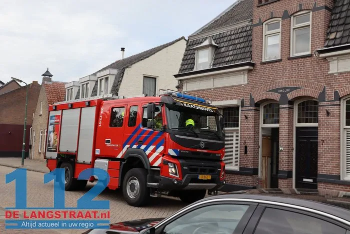 Dak en goot beschadigd door brand tijdens solderen in Kaatsheuvel 112 De Langstraat