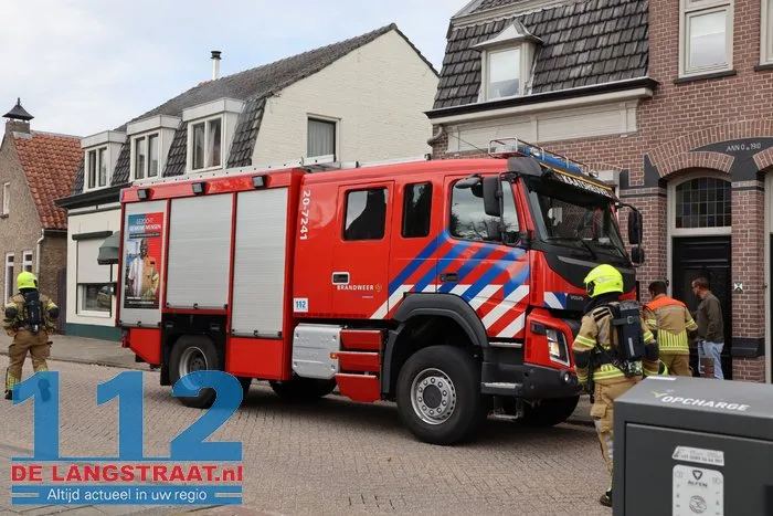 Dak en goot beschadigd door brand tijdens solderen in Kaatsheuvel 112 De Langstraat