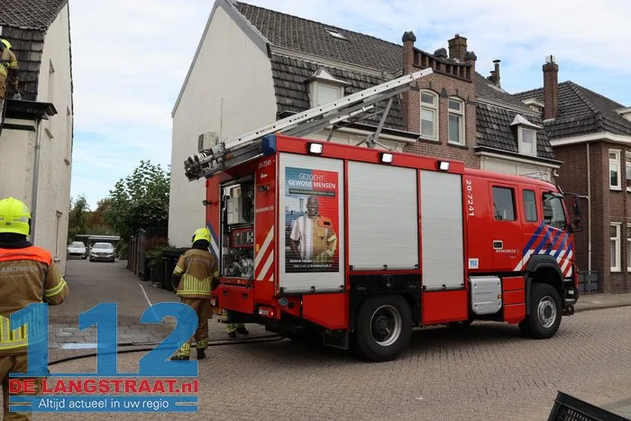Dak en goot beschadigd door brand tijdens solderen in Kaatsheuvel 112 De Langstraat