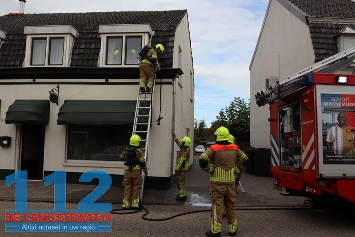 Dak en goot beschadigd door brand tijdens solderen in Kaatsheuvel 112 De Langstraat