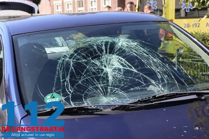 Fietsster geschept door auto Raadhuisstraat Sprang-Capelle 1 Fietsster geschept door auto Raadhuisstraat Sprang-Capelle 112 De Langstraat