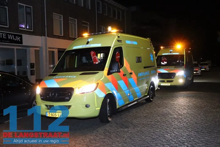 Twee gewonden bij steekpartij Pastoor Kuypersstraat Waalwijk 6 Twee gewonden bij steekpartij Pastoor Kuypersstraat Waalwijk 112 De Langstraat