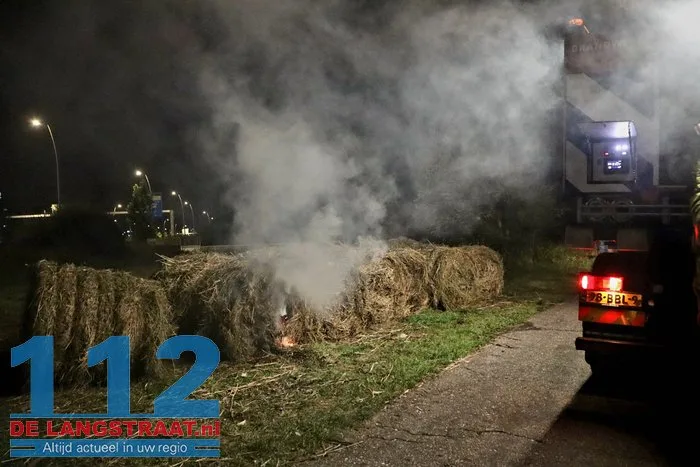 Opnieuw hooibalen in brand aan Meidoornweg in Waalwijk 112 De Langstraat