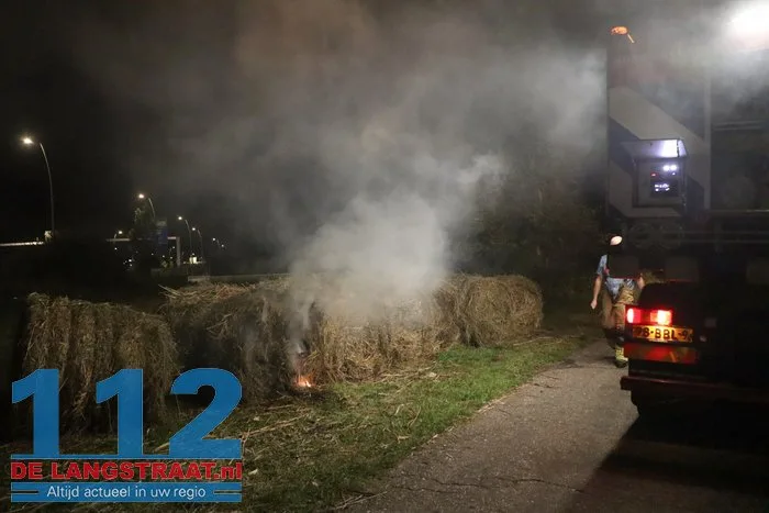 Opnieuw hooibalen in brand aan Meidoornweg in Waalwijk 112 De Langstraat