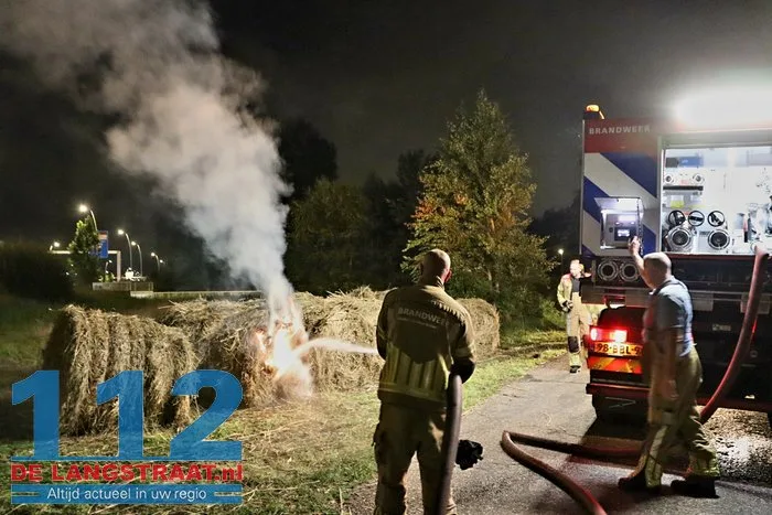 Opnieuw hooibalen in brand aan Meidoornweg in Waalwijk 112 De Langstraat