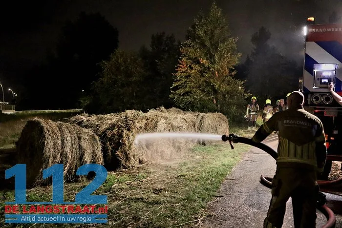 Opnieuw hooibalen in brand aan Meidoornweg in Waalwijk 112 De Langstraat