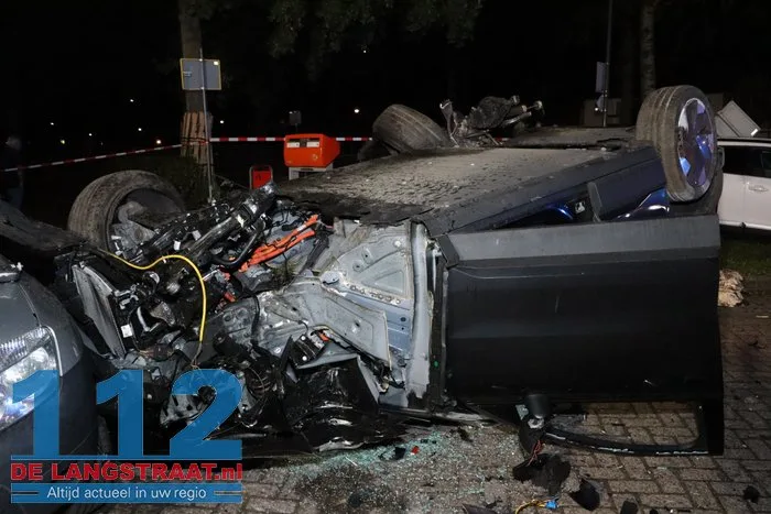 Achtervolging eindigt in zware crash in Waalwijk 112 De Langstraat
