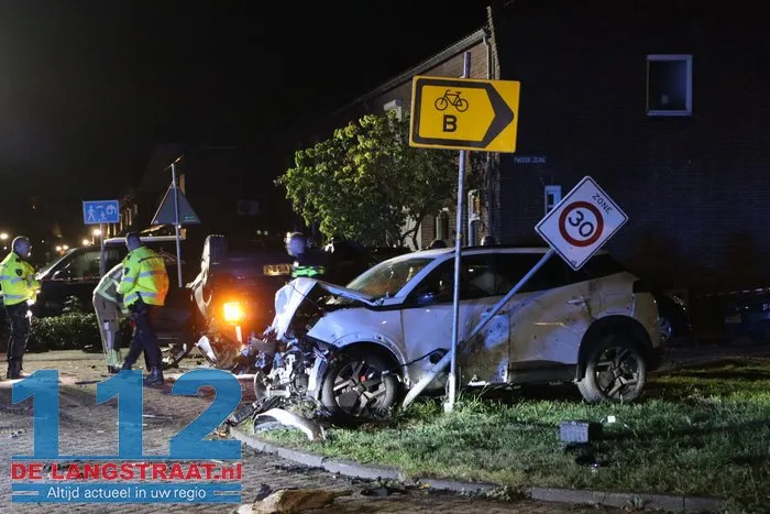 Achtervolging eindigt in zware crash in Waalwijk 112 De Langstraat