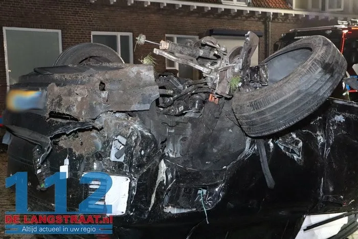 Achtervolging eindigt in zware crash in Waalwijk 112 De Langstraat