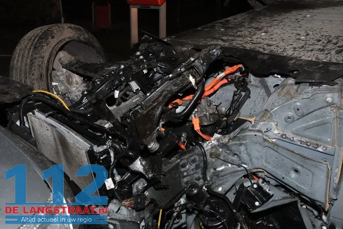 Achtervolging eindigt in zware crash in Waalwijk 112 De Langstraat