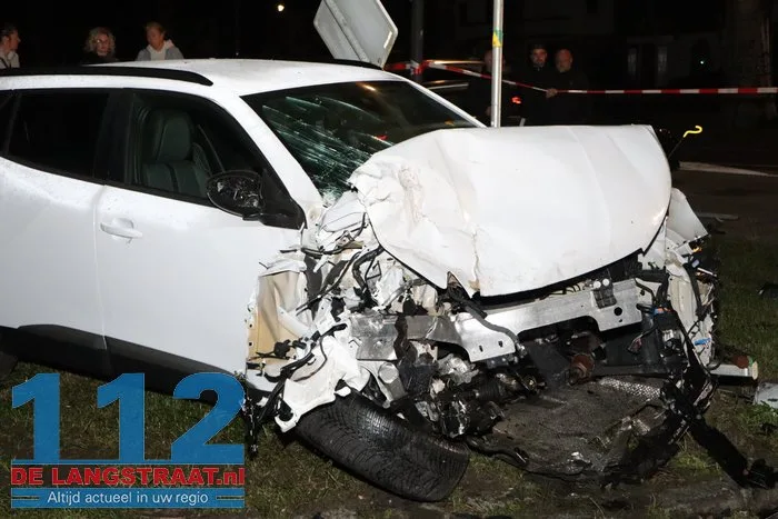 Achtervolging eindigt in zware crash in Waalwijk 112 De Langstraat