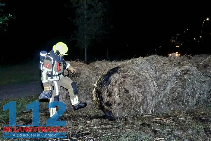 Wederom hooibalen in brand Meidoornweg Waalwijk 6 Wederom hooibalen in brand Meidoornweg Waalwijk 112 De Langstraat