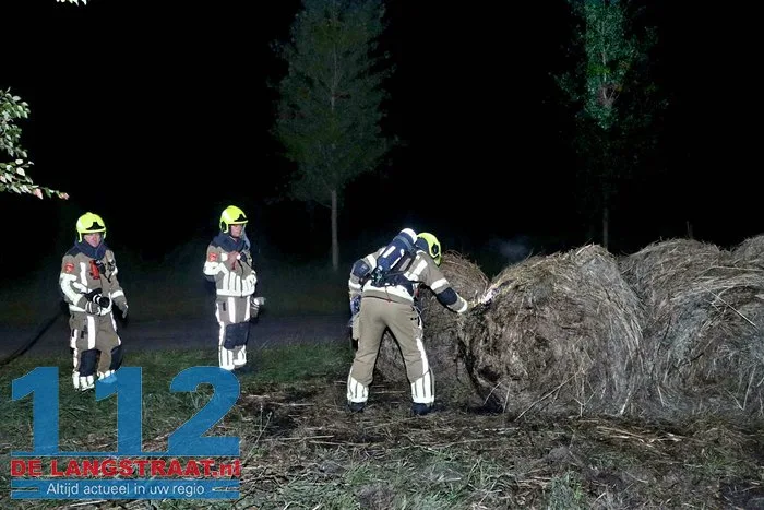 Wederom hooibalen in brand Meidoornweg Waalwijk 7 Wederom hooibalen in brand Meidoornweg Waalwijk 112 De Langstraat
