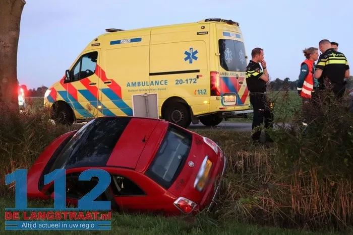 Auto in de sloot Vogelenzangweg Dongen 112 De Langstraat