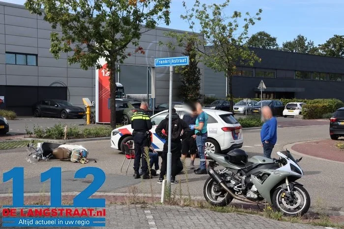Moeder en kind gewond bij botsing in Kaatsheuvel, ook motorrijder heeft lichte verwondingen 112 De Langstraat