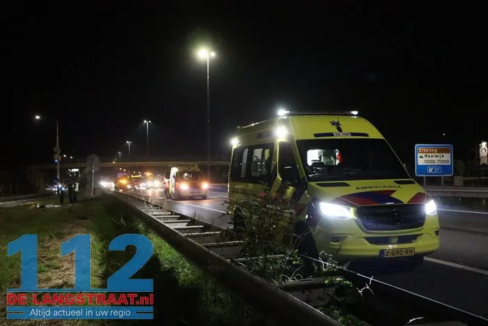 Vrouw steekt A59 bij Waalwijk over, wordt aangereden en overlijdt ter plekke: snelweg uren afgesloten 112 De Langstraat