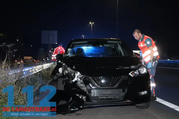 Vrouw steekt A59 bij Waalwijk over, wordt aangereden en overlijdt ter plekke: snelweg uren afgesloten 112 De Langstraat