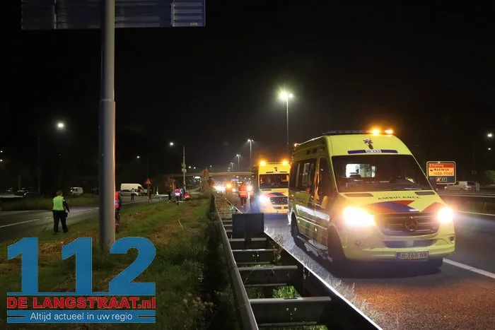 Vrouw steekt A59 bij Waalwijk over, wordt aangereden en overlijdt ter plekke: snelweg uren afgesloten 112 De Langstraat