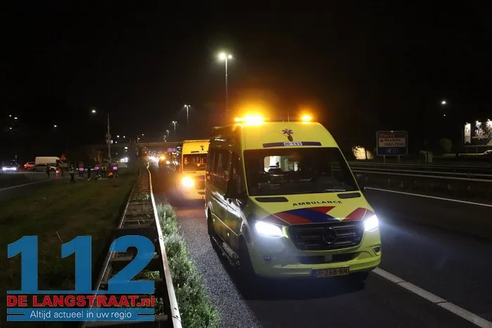 Vrouw steekt A59 bij Waalwijk over, wordt aangereden en overlijdt ter plekke: snelweg uren afgesloten 112 De Langstraat