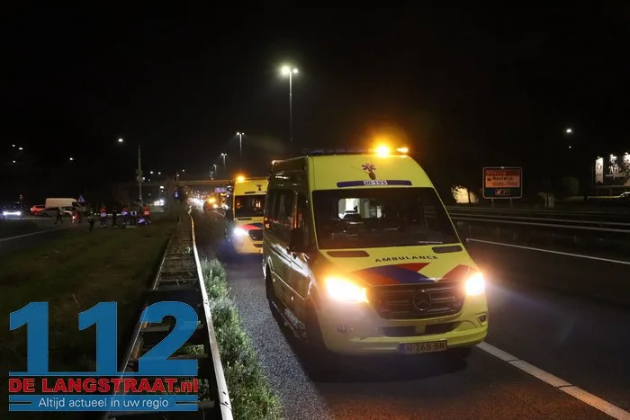 Vrouw steekt A59 bij Waalwijk over, wordt aangereden en overlijdt ter plekke: snelweg uren afgesloten 112 De Langstraat