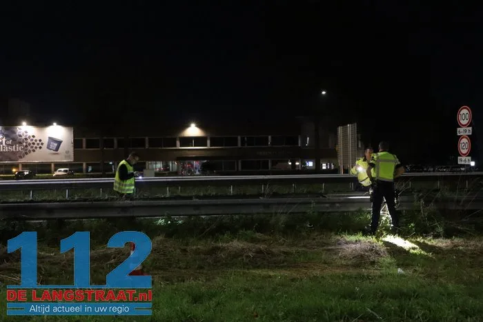 Vrouw steekt A59 bij Waalwijk over, wordt aangereden en overlijdt ter plekke: snelweg uren afgesloten 112 De Langstraat