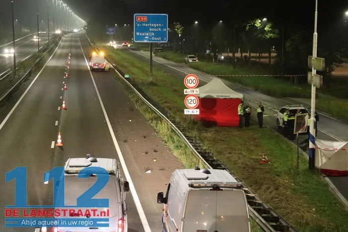Vrouw (29) steekt A59 bij Waalwijk over, wordt aangereden en overlijdt ter plekke: snelweg uren afgesloten 112 De Langstraat