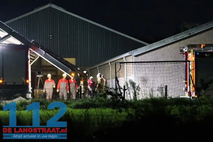 Koe zit vast in put bij boerderij in Elshout 5 Koe zit vast in put bij boerderij in Elshout 112 De Langstraat