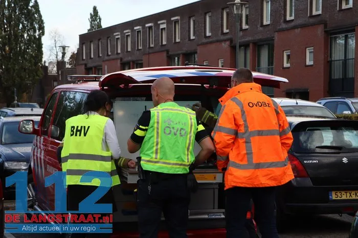 Brand op balkon bij Antoniushof in Waalwijk zorgt voor veel rook: meerdere mensen naar ziekenhuis 14 Brand op balkon bij Antoniushof in Waalwijk zorgt voor veel rook: meerdere mensen naar ziekenhuis 112 De Langstraat