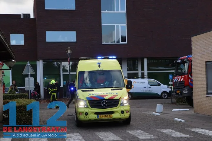 Brand op balkon bij Antoniushof in Waalwijk zorgt voor veel rook: meerdere mensen naar ziekenhuis 18 Brand op balkon bij Antoniushof in Waalwijk zorgt voor veel rook: meerdere mensen naar ziekenhuis 112 De Langstraat