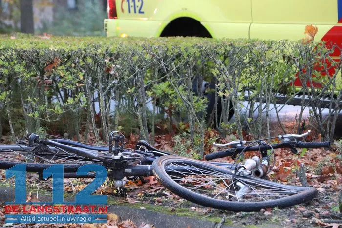Fietser gewond bij botsing met elektrische scooter aan de Akkerlaan in Waalwijk 3 Fietser gewond bij botsing met elektrische scooter aan de Akkerlaan in Waalwijk 112 De Langstraat
